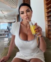 Yarina +971556255850